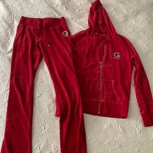 Guess matching set, bit worn evident by tags and gems, comfy just doesn’t fit me